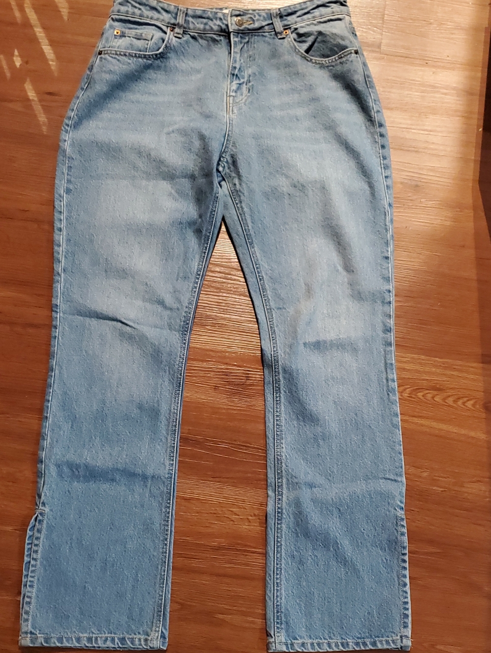 H&M Light Wash Straight-Leg Jeans - Blue